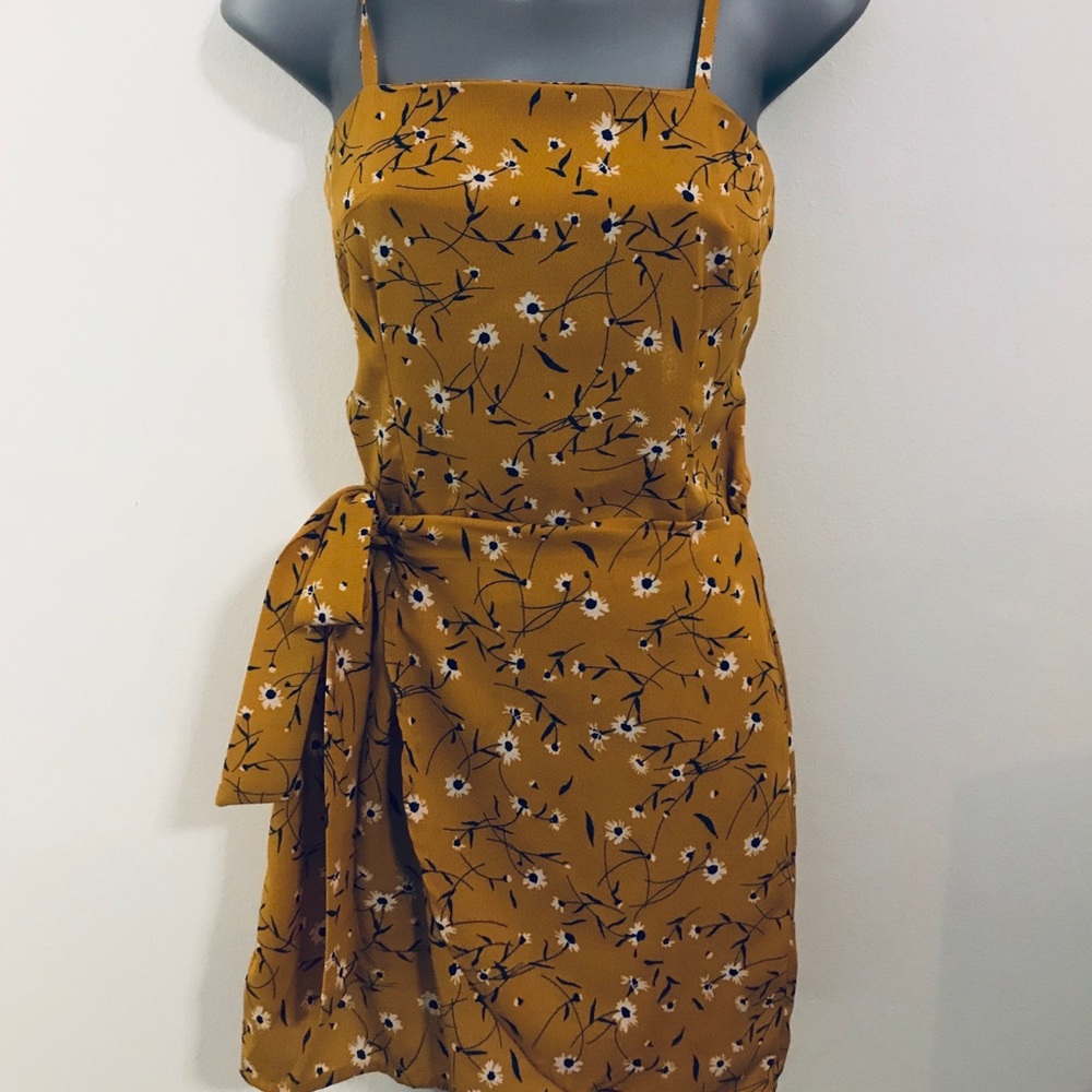 Spring/summer yellow dress